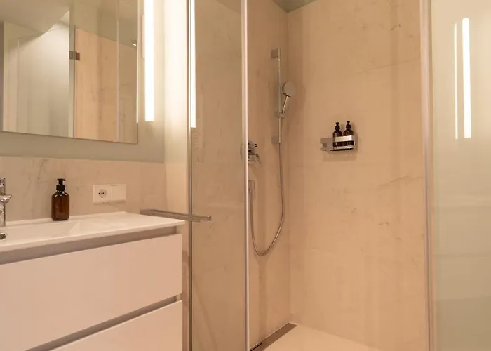 Josefs L Premium For Rent * וינה